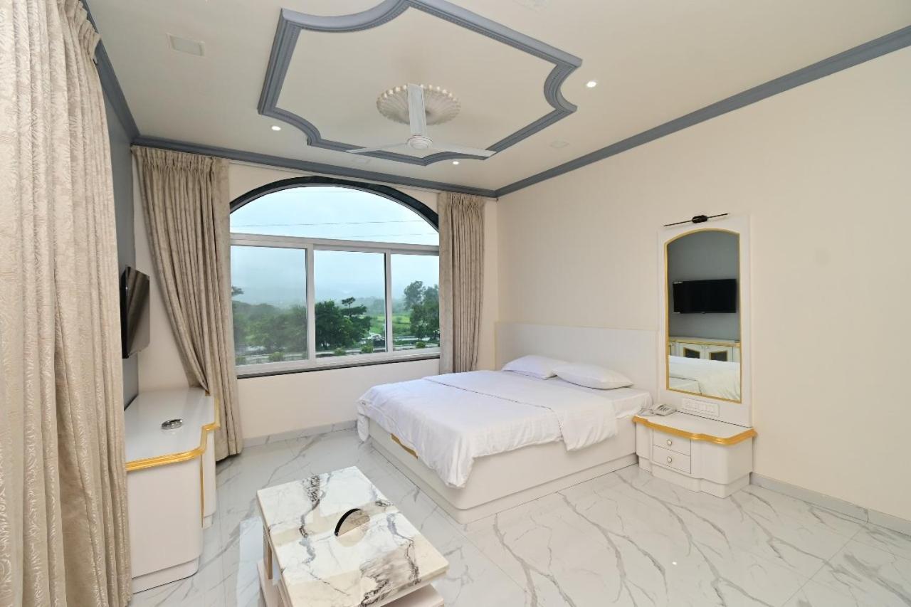 Vedika Garden Otel Āmbavna Dış mekan fotoğraf